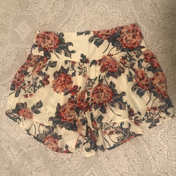 Pants - Floral Linen Shorts
